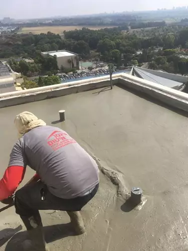 יציקת בטקל על בניין בגובה 22 קומות